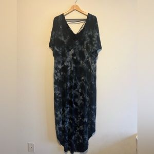 Dark Gray and Black Tiedye Curved Hem LIVI Active Maxi Dress